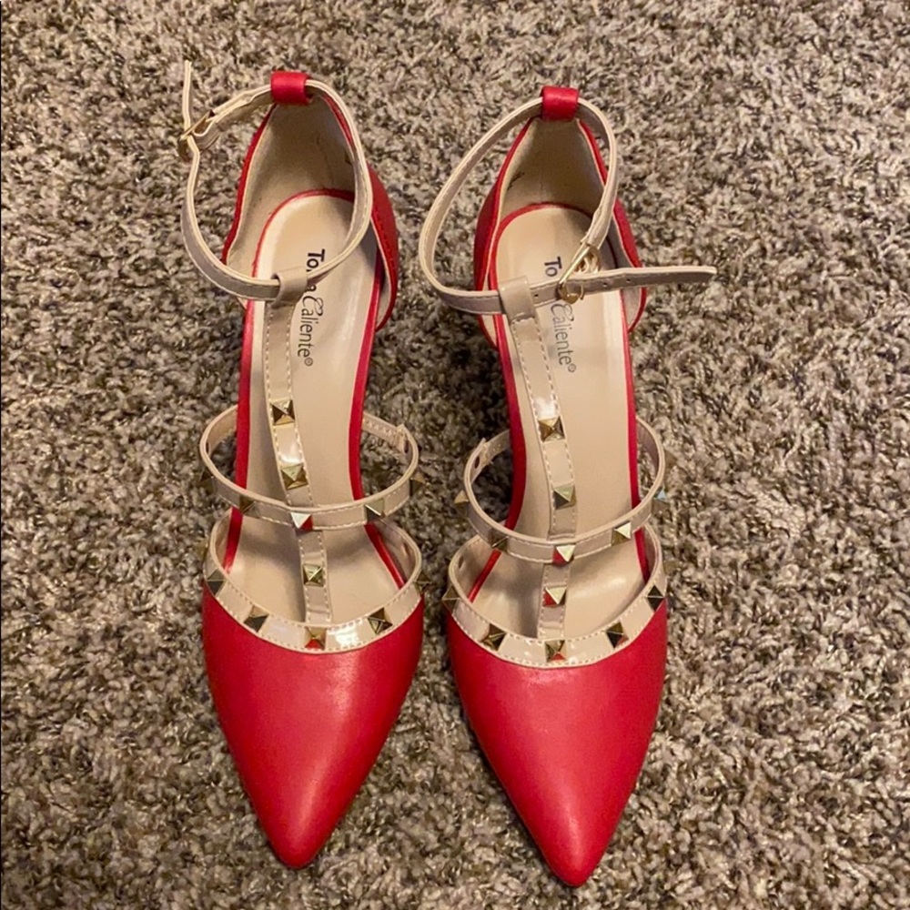 High heel pumps